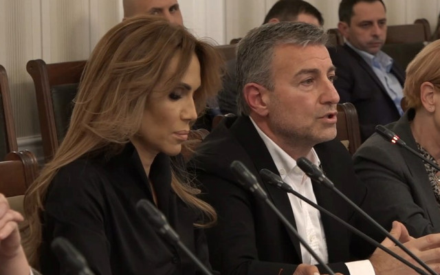Изслушват Ивайла Бакалова и съпруга ѝ за оказания им от Нотариуса натиск