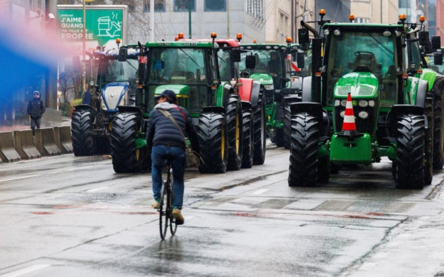 Фермерските протести: Около 900 трактора пристигнаха в Брюксел