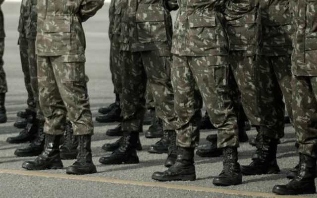 Пенсионирани военни с ниски доходи ще имат право на безплатен обяд