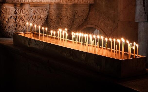 Какво се раздава на Месопустна задушница?