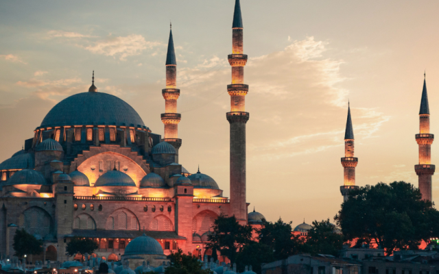 Турски сеизмолог: Очакваме земетресение с магнитуд над 7 около Истанбул