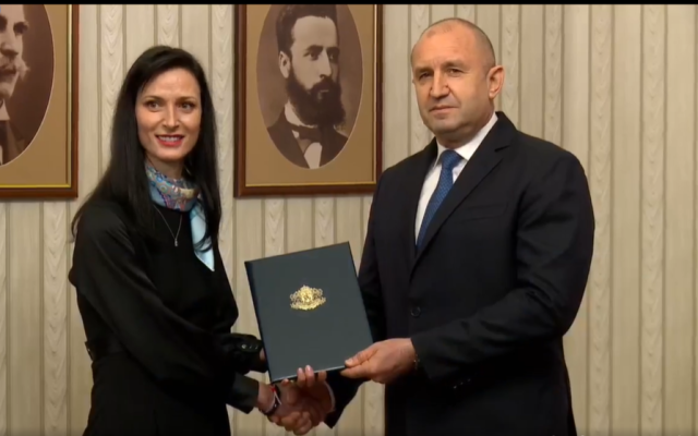 Бурни политически реакции след връщането от ГЕРБ-СДС на изпълнения мандат  (ОБЗОР)