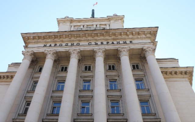 Още текат преговорите между ГЕРБ-СДС и ПП-ДБ