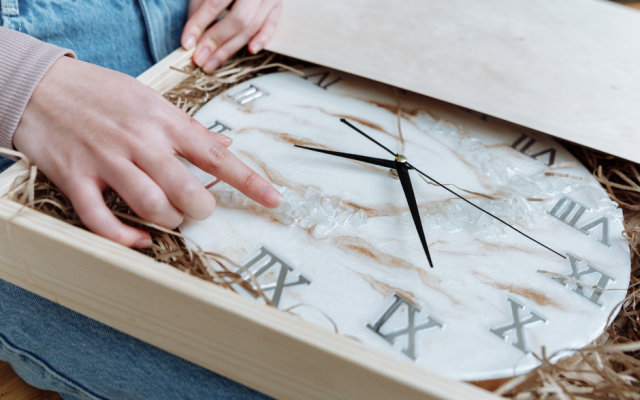 Отново местим стрелките на часовника