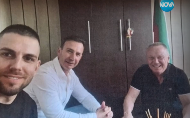 СНИМКИ показват Живко Коцев в компанията на задържаните при акцията в Агенция "Митници"