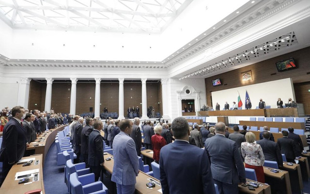 Кои министри в оставка обявиха, че няма да участват в бъдещия служебен кабинет