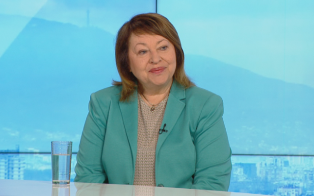 "За” или "против” осигуряването на великденски добавки за най-бедните пенсионери? Коментар на Христина Христова