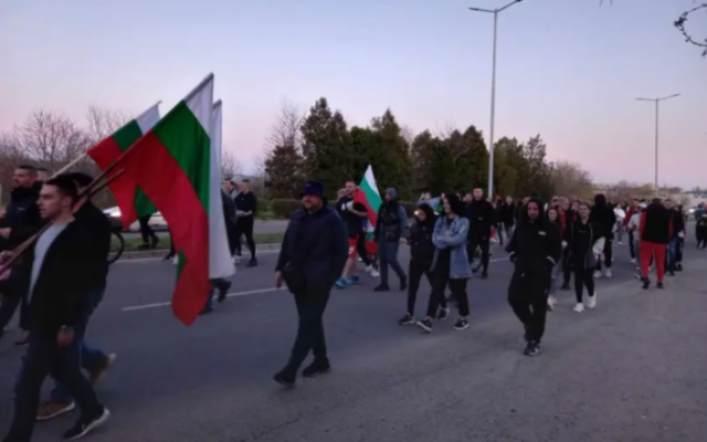 Жители на Харманли отново на протест против центъра за мигранти