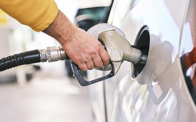 Очакват ли ни през лятото още по-високи цени на горивата