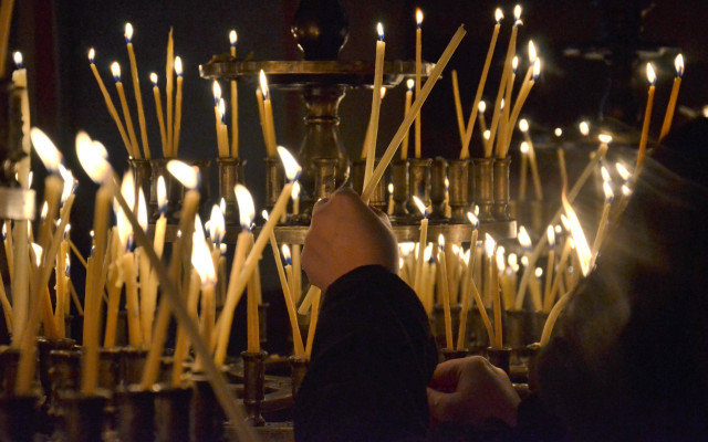 Светла Сряда е: Църквата почита Йоан Богослов, извършват се два обичая