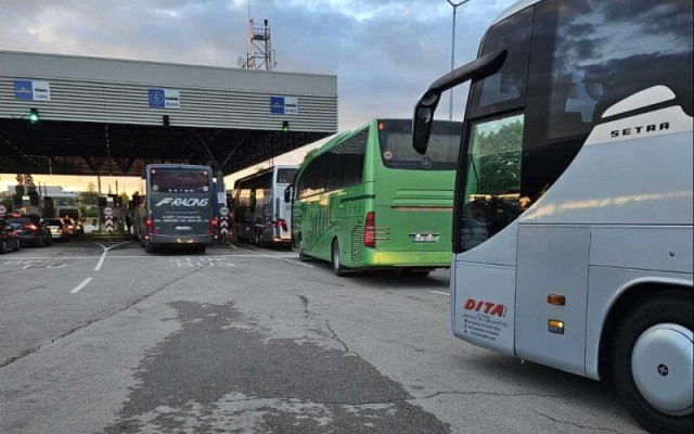 Превозвачи: На границата има напрежение, чака се с дни