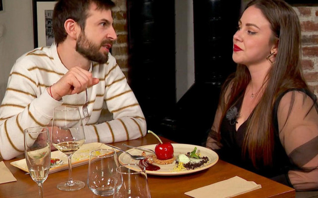 Пухкавата годеница на Чоткин стана за смях с фотошоп СНИМКИ