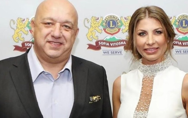 Метресата на Красен Кралев се фука с чанта за 30 бона