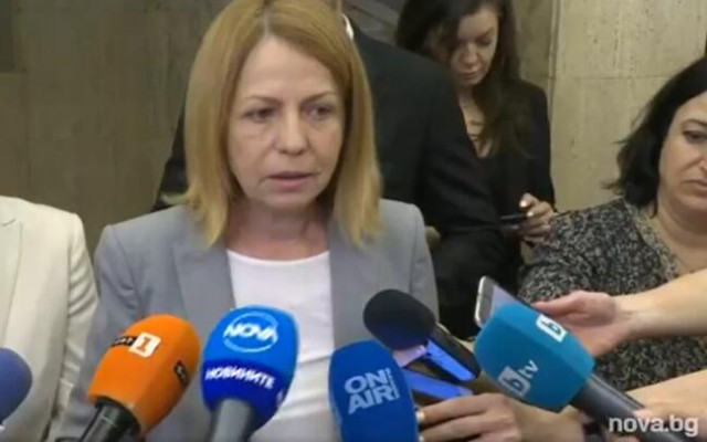 Фандъкова: НС върна възможността на районните кметове да бъдат възложители по някои видове процедури