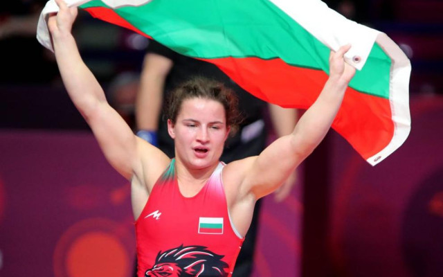 Успешен старт за Биляна Дудова, справи се с шведка на старта в категория до 64 кг.