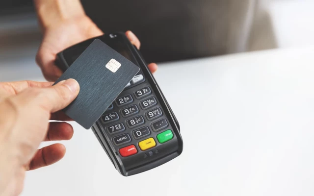 Близо 1,4 млрд. лева са платени през ПОС терминалите на НАП само за година