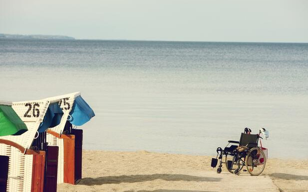 Нова наредба прави част от плажовете достъпни за хора с увреждания