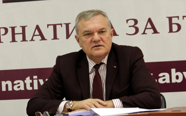 Румен Петков: 1000 лева санкция за негласуващите, иначе легитимираме 65% закононарушители