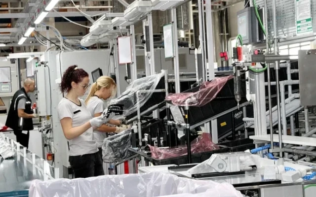 Обявиха най-търсените професии. Висшистите с двойни заплати