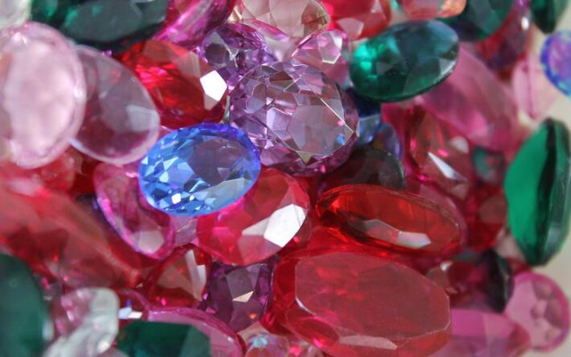 5 скъпоценни камъка за любов и брак