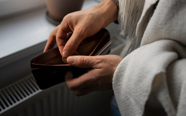 АИКБ зове за съкращения в публичния сектор и замразяване на пенсиите