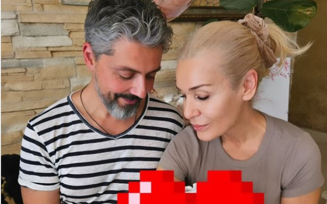 Гала показа умилителна СНИМКА с внучето