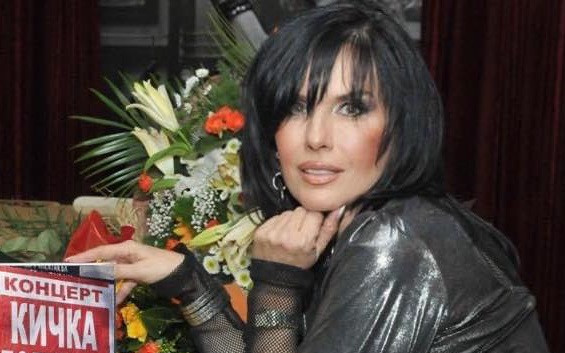 Кичка яхна метлата и попиля „Гласът на България“