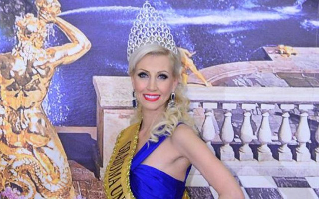 Мисис Баба опъва бръчки със зехтин