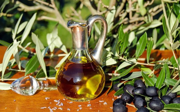 Зехтинът в Европа ще поскъпне още заради наводненията в Испания