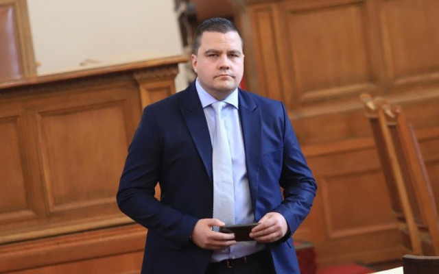 В парламента е страшно! Балабанов се закани на Божанков