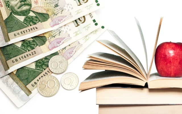 Хигиенистките и начинаещите учители с еднакви заплати