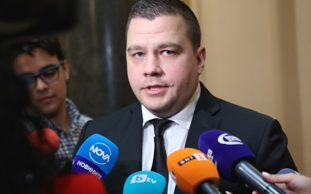 Станислав Балабанов: Постигаме изолация на Пеевски