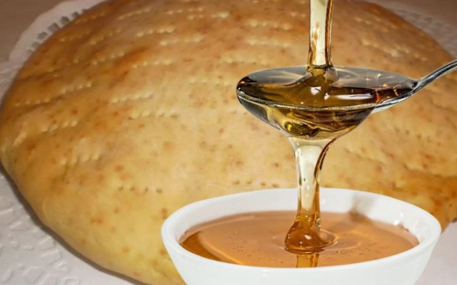 Медената питка на баба за Атанасовден