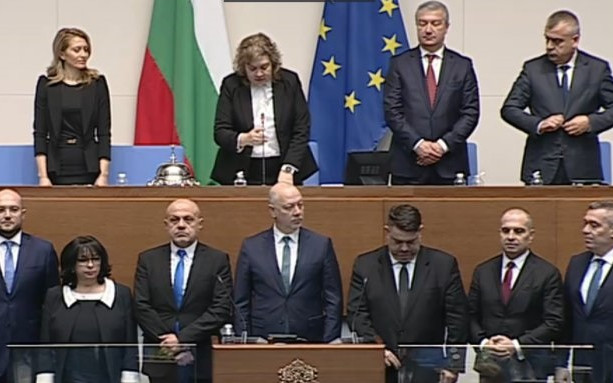 Политическите реакции след избирането на редовен кабинет (ОБЗОР)