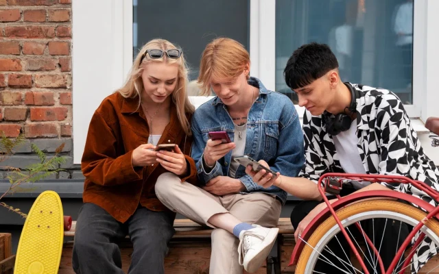 Все повече младежи в България се интересуват от политика