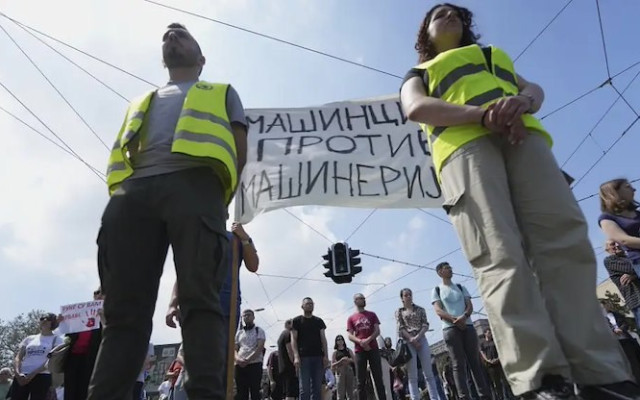 Хиляди сръбски студенти протестират за незабавни избори