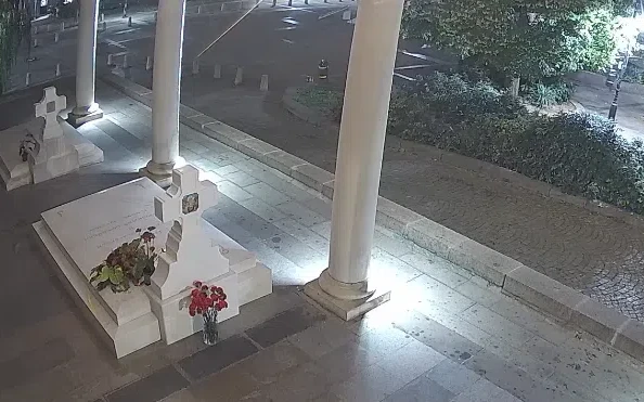 За пореден път оскверниха гробовете на патриарх Неофит и екзарх Йосиф