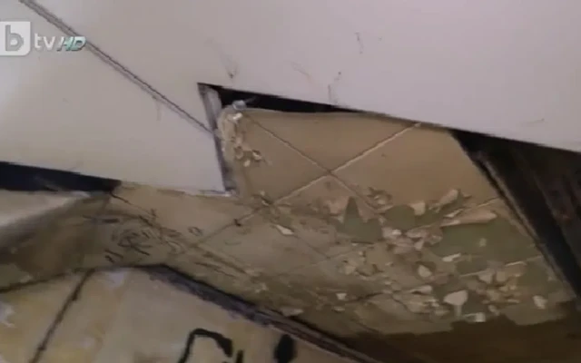 Опасни подлези в София: Счупени плочи, боклуци и миризма на урина