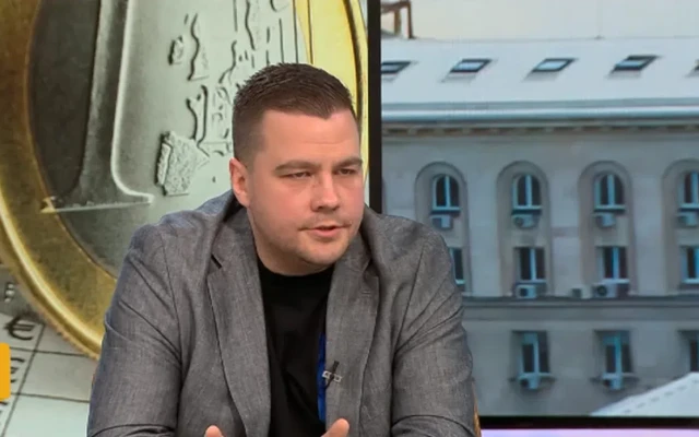 Балабанов: Изплашен от еврото, колегата Цончо стои на площада, а спестяванията му са в евро