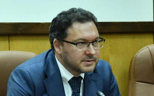 Митов чака Радев да подпише указа за нов главен секретар или да каже защо не го прави