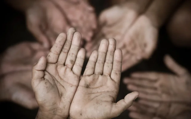 Без нови обувки и без месо на масата - така живеят много българи