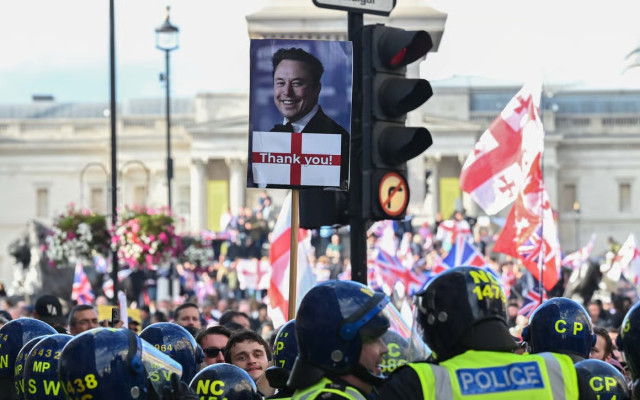 „Великобритания е счупена“: Стотици хиляди участваха в антиимиграционен протест в Лондон