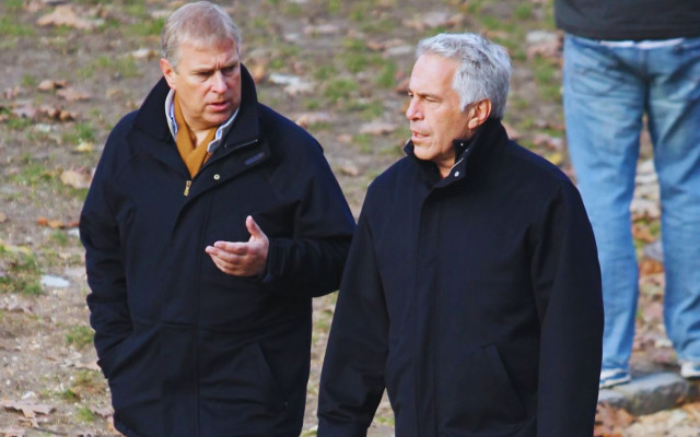 Чарлз III отне всички титли и отличия на принц Андрю заради скандала с Епстийн