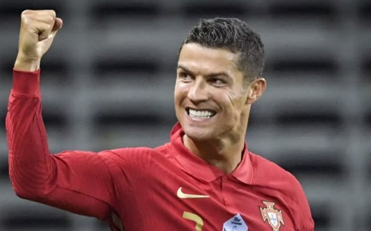 Кристиано Роналдо стана първият футболист милиардер в историята