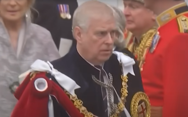 Принц Андрю се отказа от титлата си след натиск заради аферата „Епстийн“