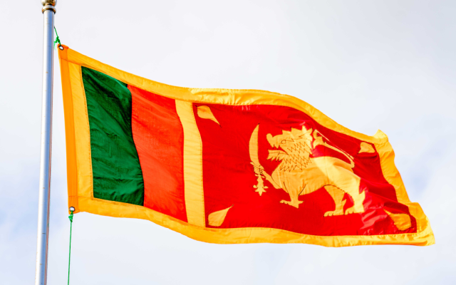 Наводнения блокираха 40 български туристи в Шри Ланка