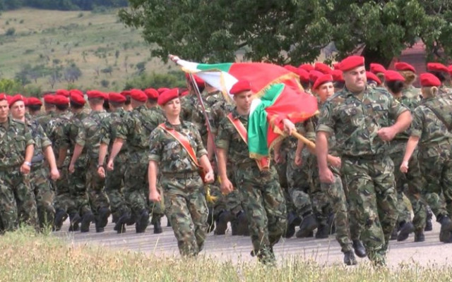 Сухопътните войски честват своя боен празник