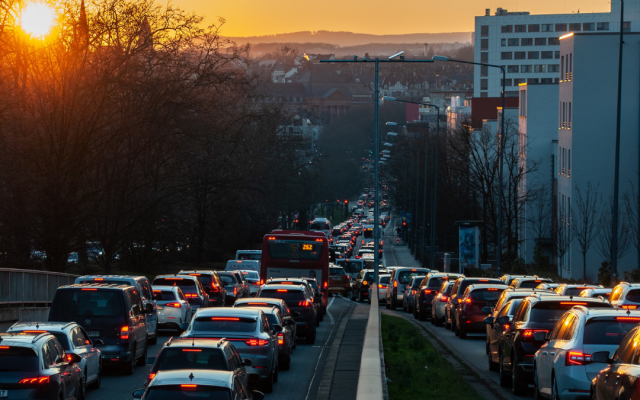 Около 100 000 автомобила се очаква да излязат от София за предстоящите празнични дни за Коледа. Шофирайте внимателно!