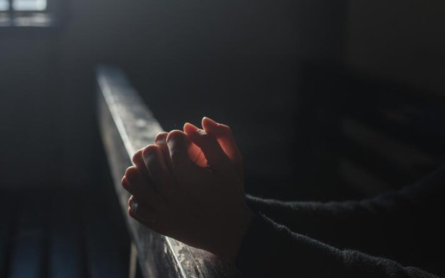 Лекари: При молитва съставът на кръвта се променя