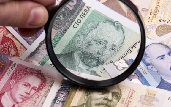 Над половината от левовете вече са изтеглени от обращение